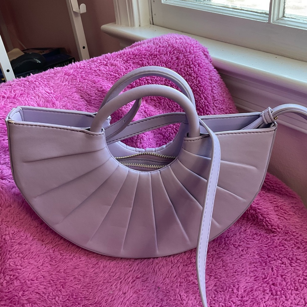 Elegant Lavender Handbag - Picture 4 of 7